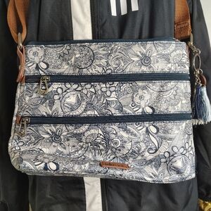 Sakroots Artist Circle Basic Crossbody Bag Blue White Floral Tassel